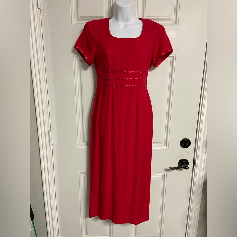 D3- DJI Red Satin Trim Midi Sheath Dress